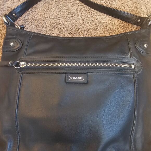 Coach Daisey Leather Bucket Bag F23937 Black Shoulder Strap Hangtag Purse Pocket - Picture 2 of 14